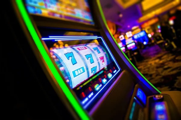 French Roulette wheel layout showing call bets and betting zones on merak77